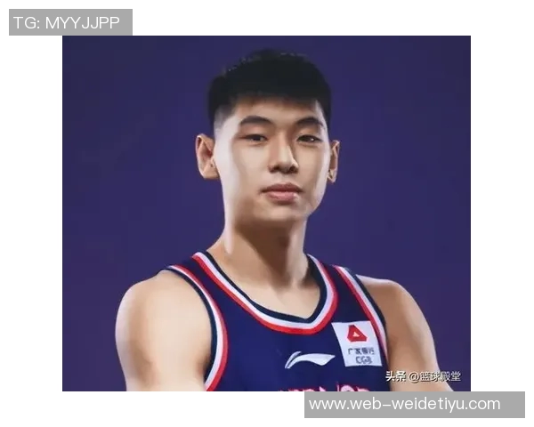 媒体人分享广东全运男篮探班照片赵睿身穿北京T恤与胡明轩崔永熙同框合影 媒体人分享广东全运男篮探班照片赵睿身穿北京T恤与胡明轩崔永熙同框合影